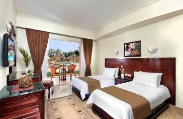 Aqua Blu Resort + Free Transfers Aqua Blu Resort + Free Transfers